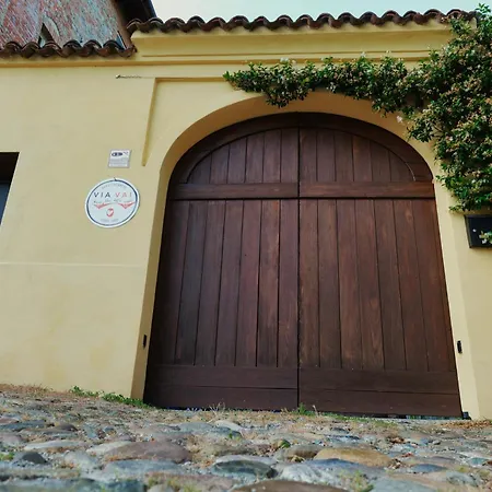 Viavai Bed & Breakfast 4*